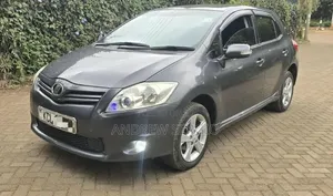 Toyota Auris 2010 Gray