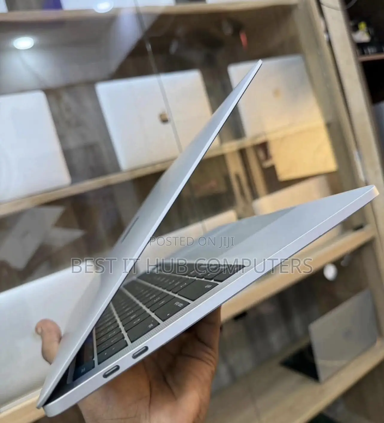 Laptop Apple MacBook Pro 2020 16GB Intel Core i5 SSD 512GB