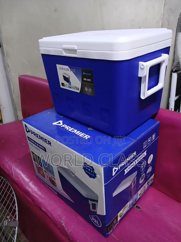 Premier PM-32PC 32L Durable Insulated Cooler Box