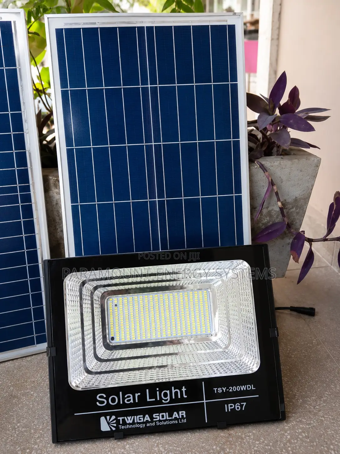Super Bright and High Quality 200Watts LED Solar Floodlight