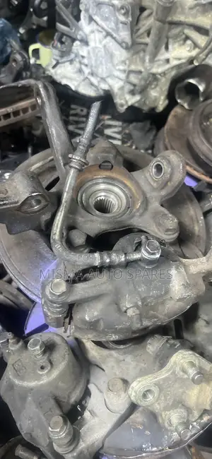 Front Hub B15