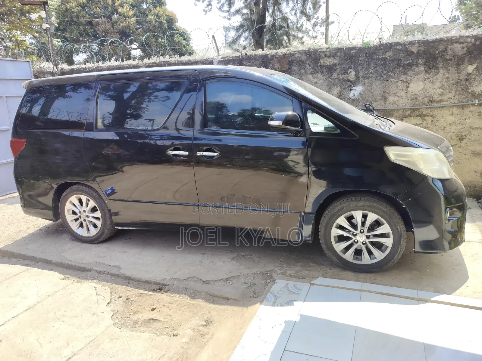 Toyota Alphard 2012 Black