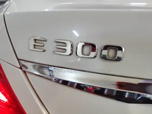 Mercedes-Benz E300 2019 White