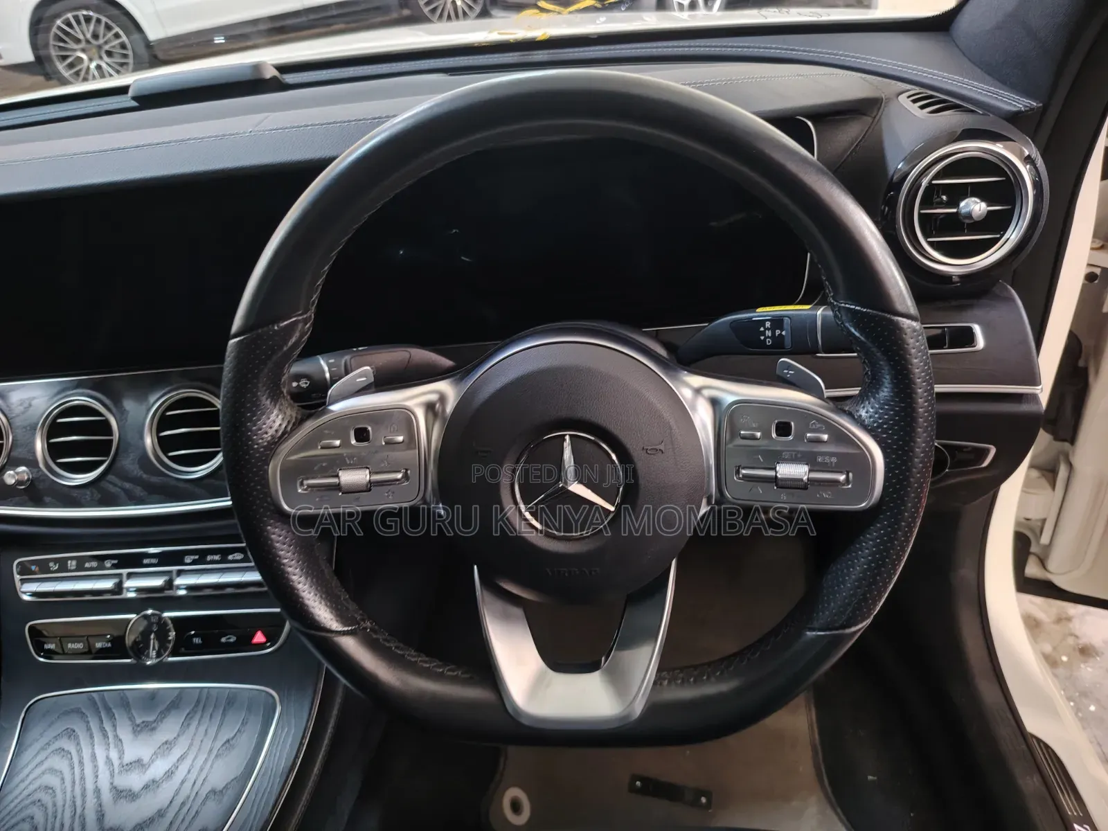 Mercedes-Benz E300 2019 White