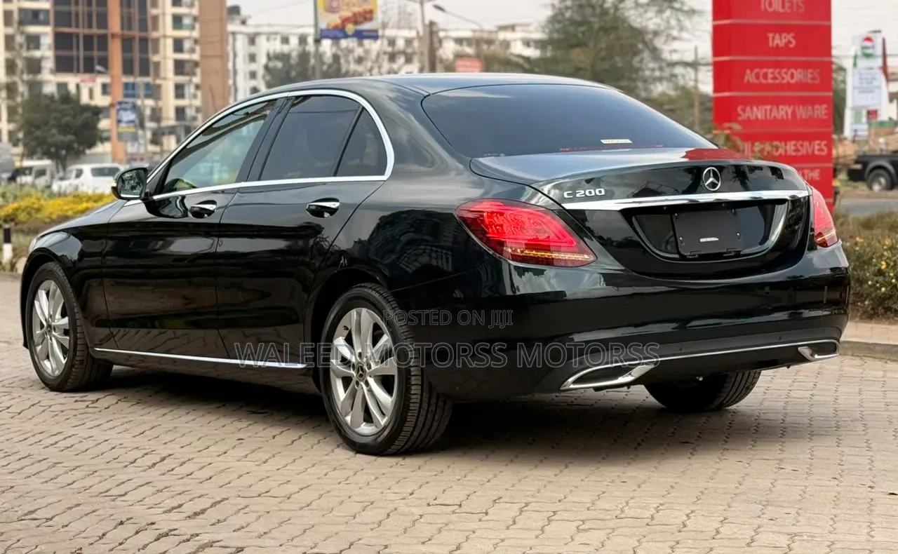 Mercedes-Benz C200 2019 Green