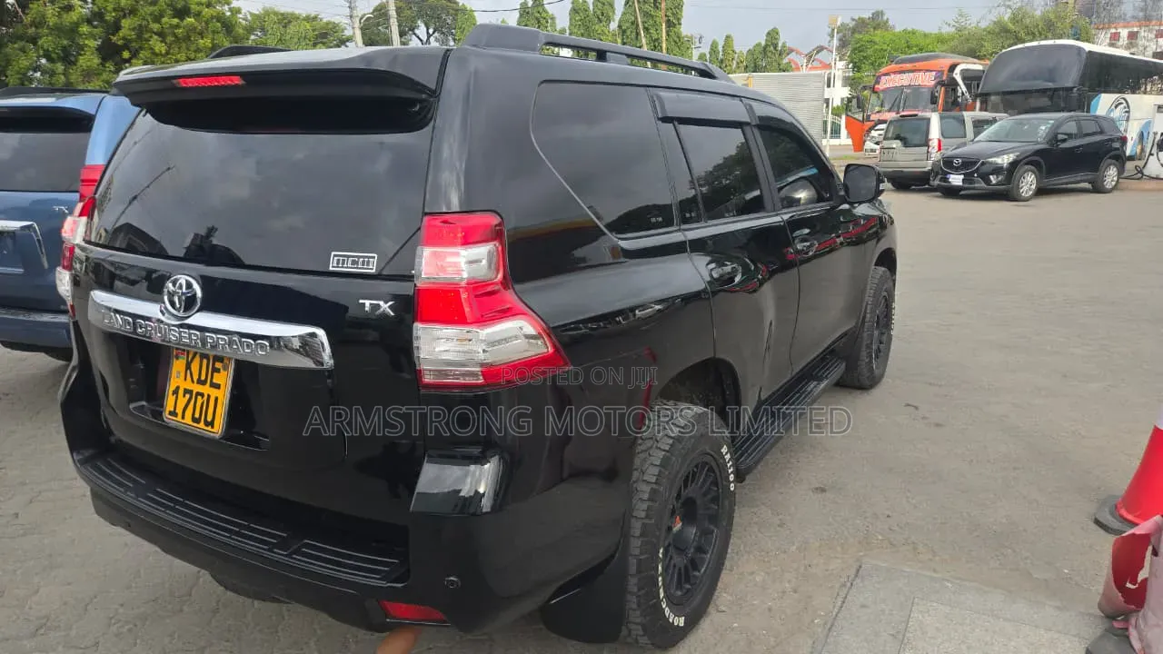 Toyota Land Cruiser 2015 Black