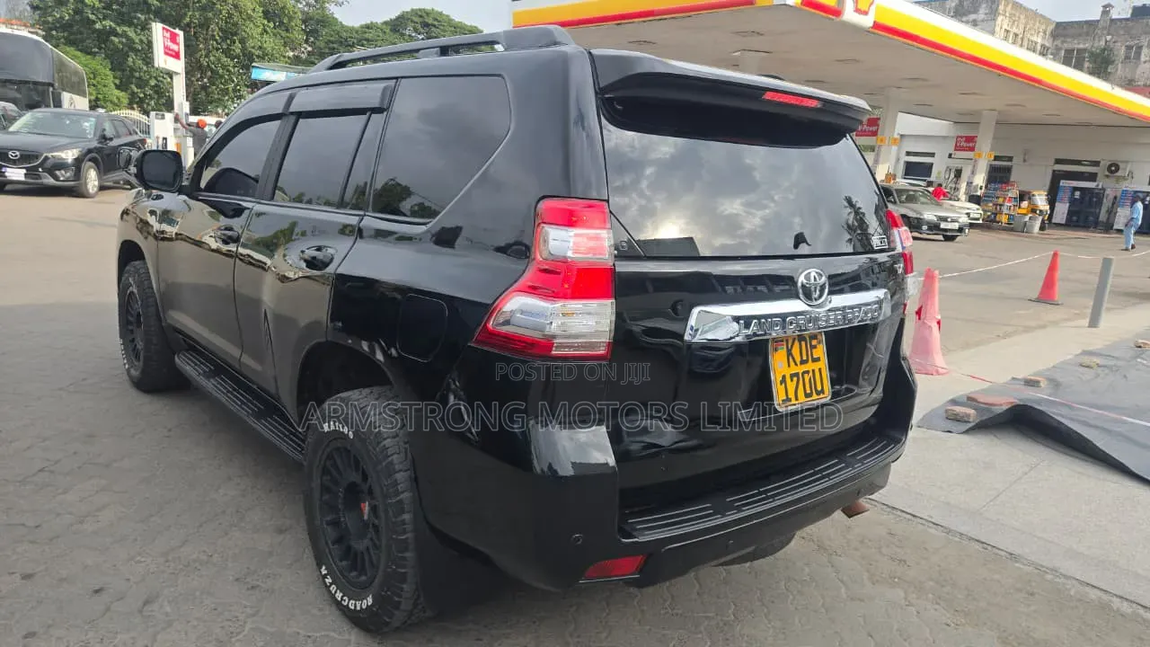 Toyota Land Cruiser 2015 Black