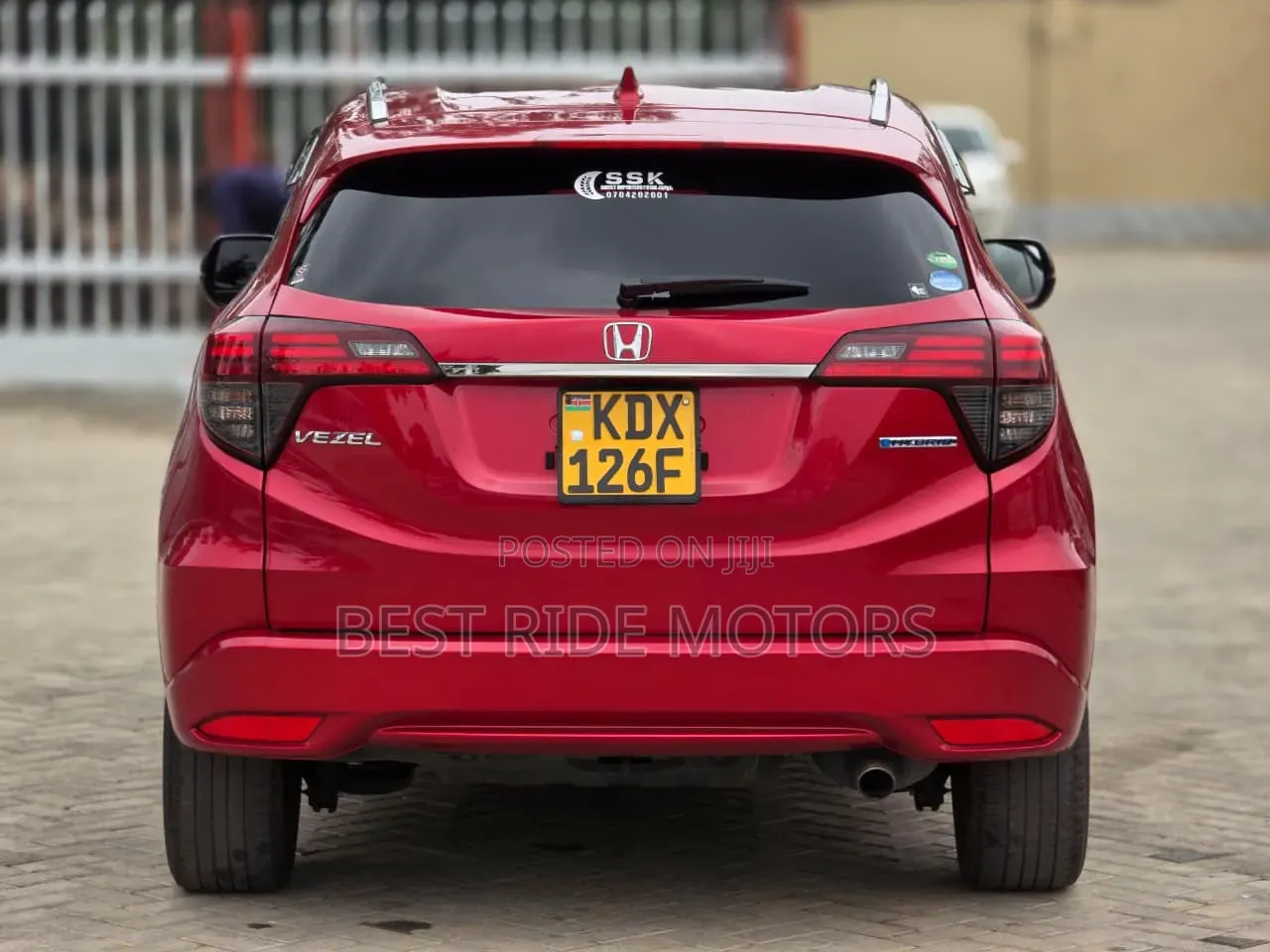 Honda Vezel 1.5 Hybrid 2WD 2018 Red