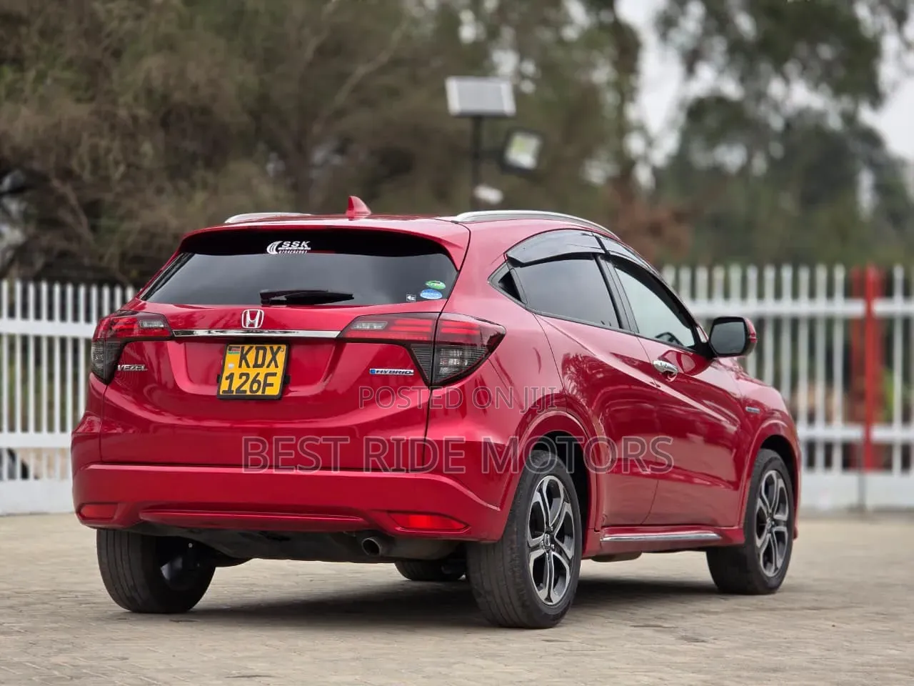 Honda Vezel 1.5 Hybrid 2WD 2018 Red