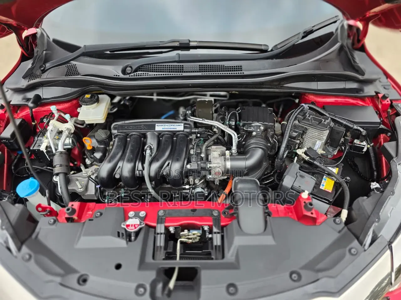 Honda Vezel 1.5 Hybrid 2WD 2018 Red