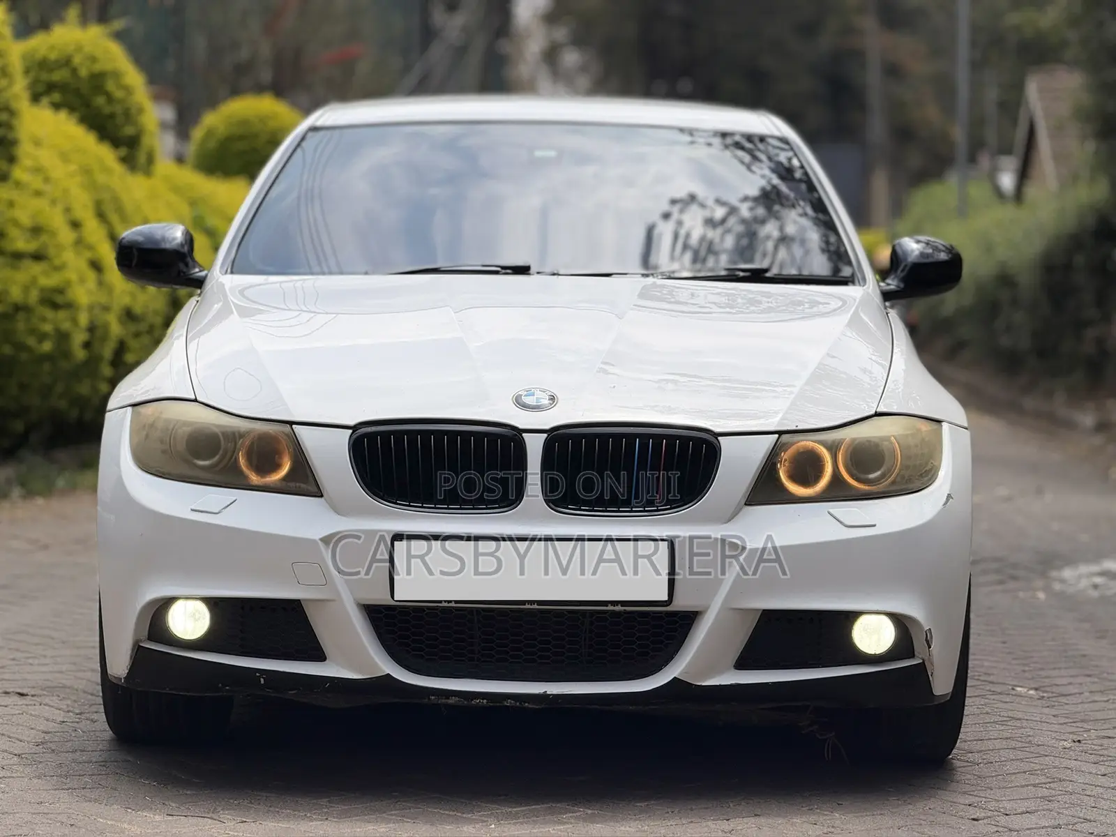 BMW 320i 2011 White