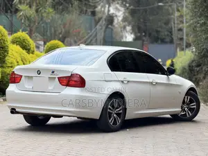 BMW 320i 2011 White