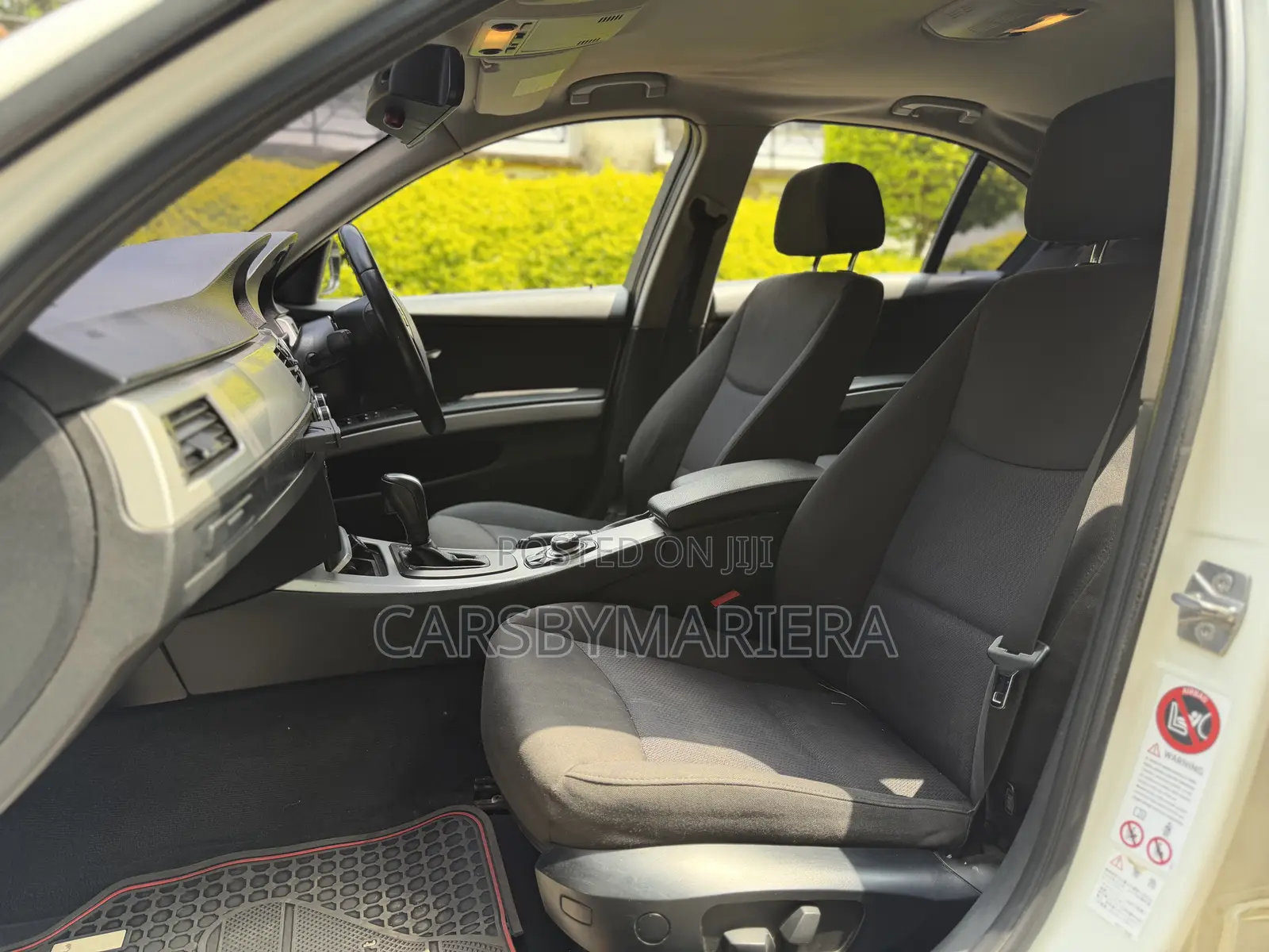 BMW 320i 2011 White