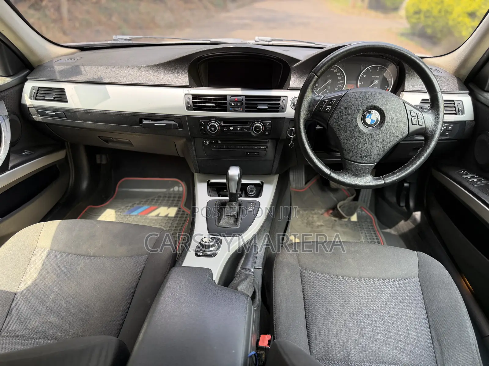 BMW 320i 2011 White