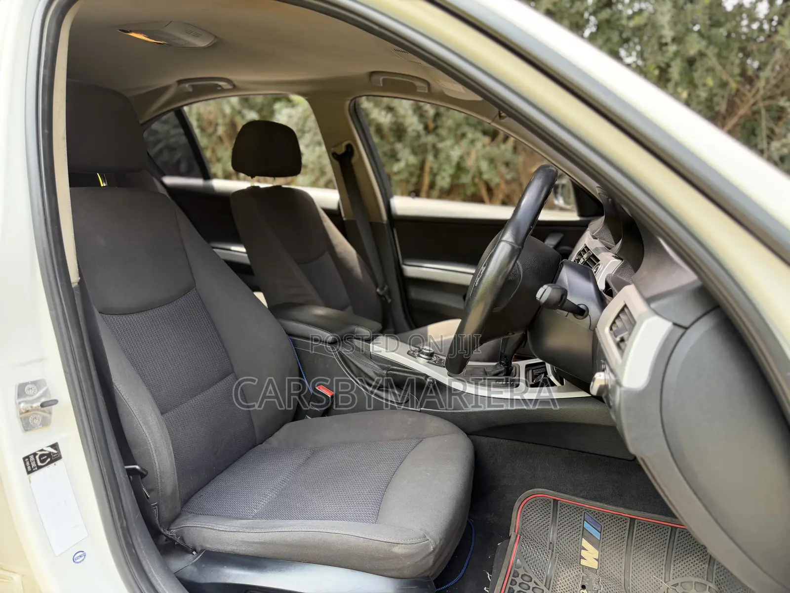 BMW 320i 2011 White