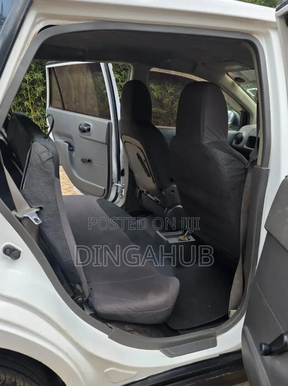 Nissan Advan 2009 White