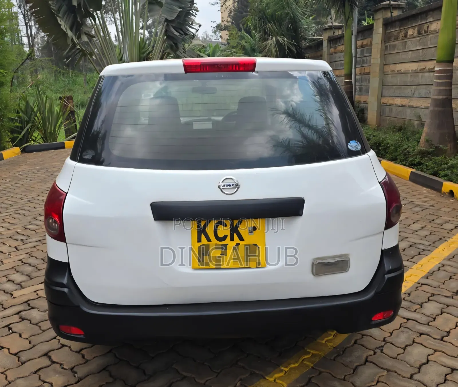 Nissan Advan 2009 White