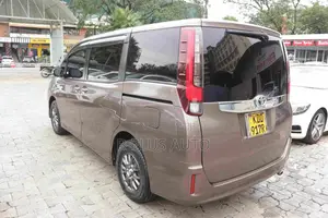 Toyota Noah 2014 Brown