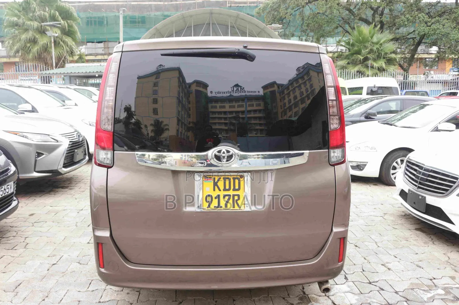 Toyota Noah 2014 Brown