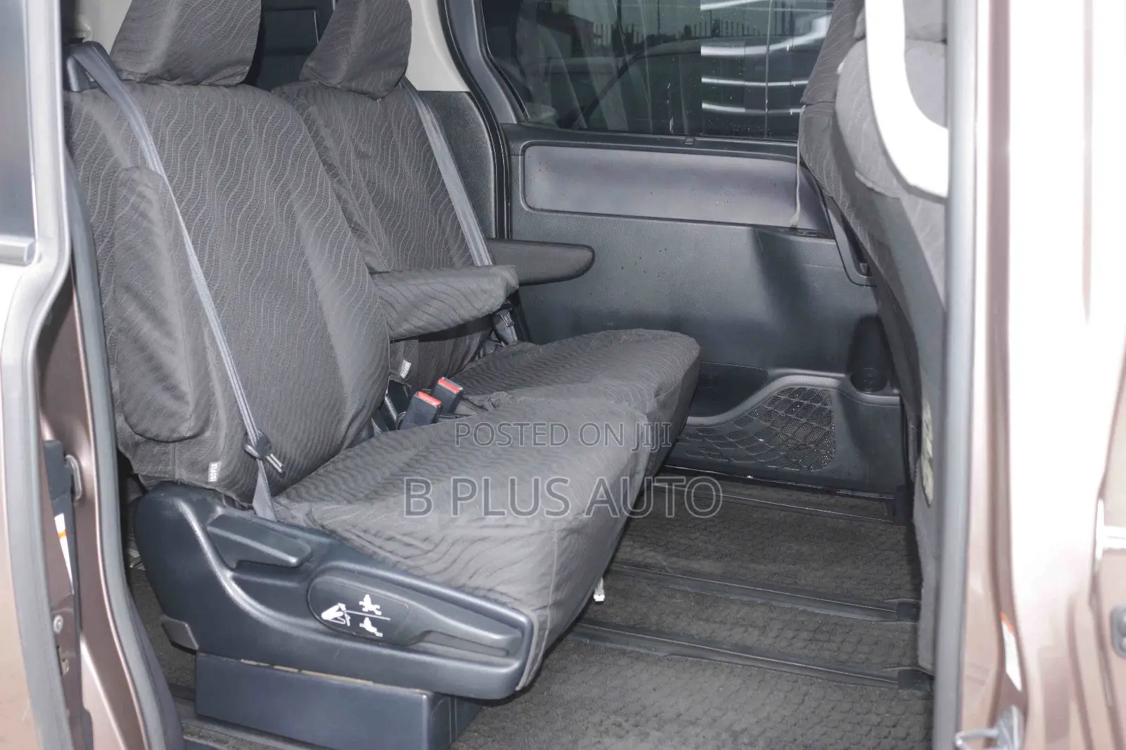 Toyota Noah 2014 Brown