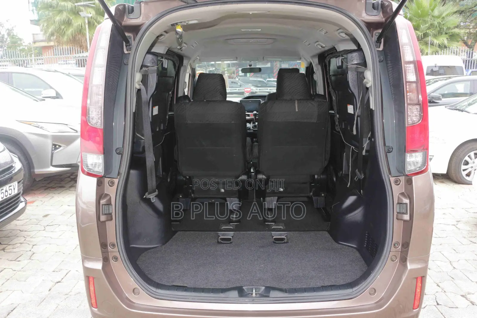 Toyota Noah 2014 Brown