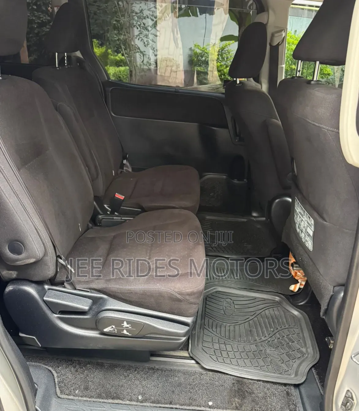 Toyota Noah 2016 Silver