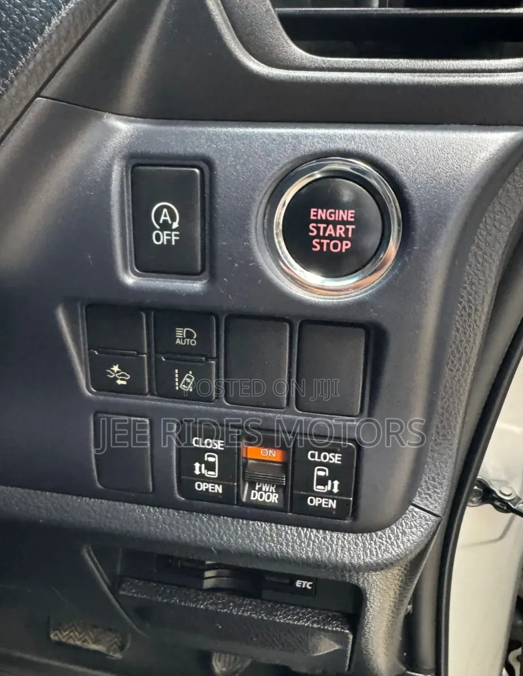 Toyota Noah 2016 Silver