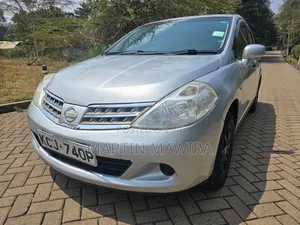 Nissan Tiida 2010 Silver