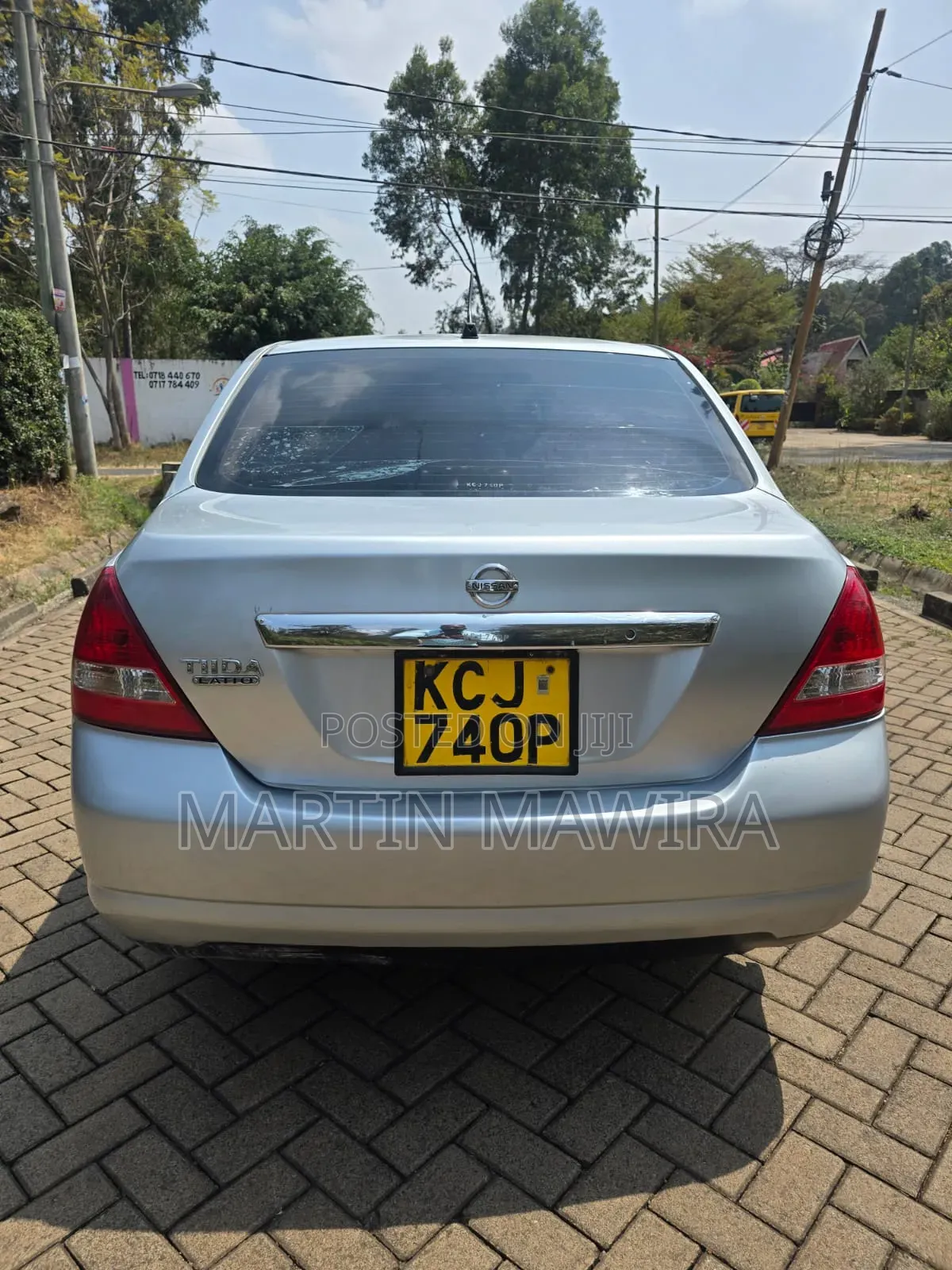 Nissan Tiida 2010 Silver