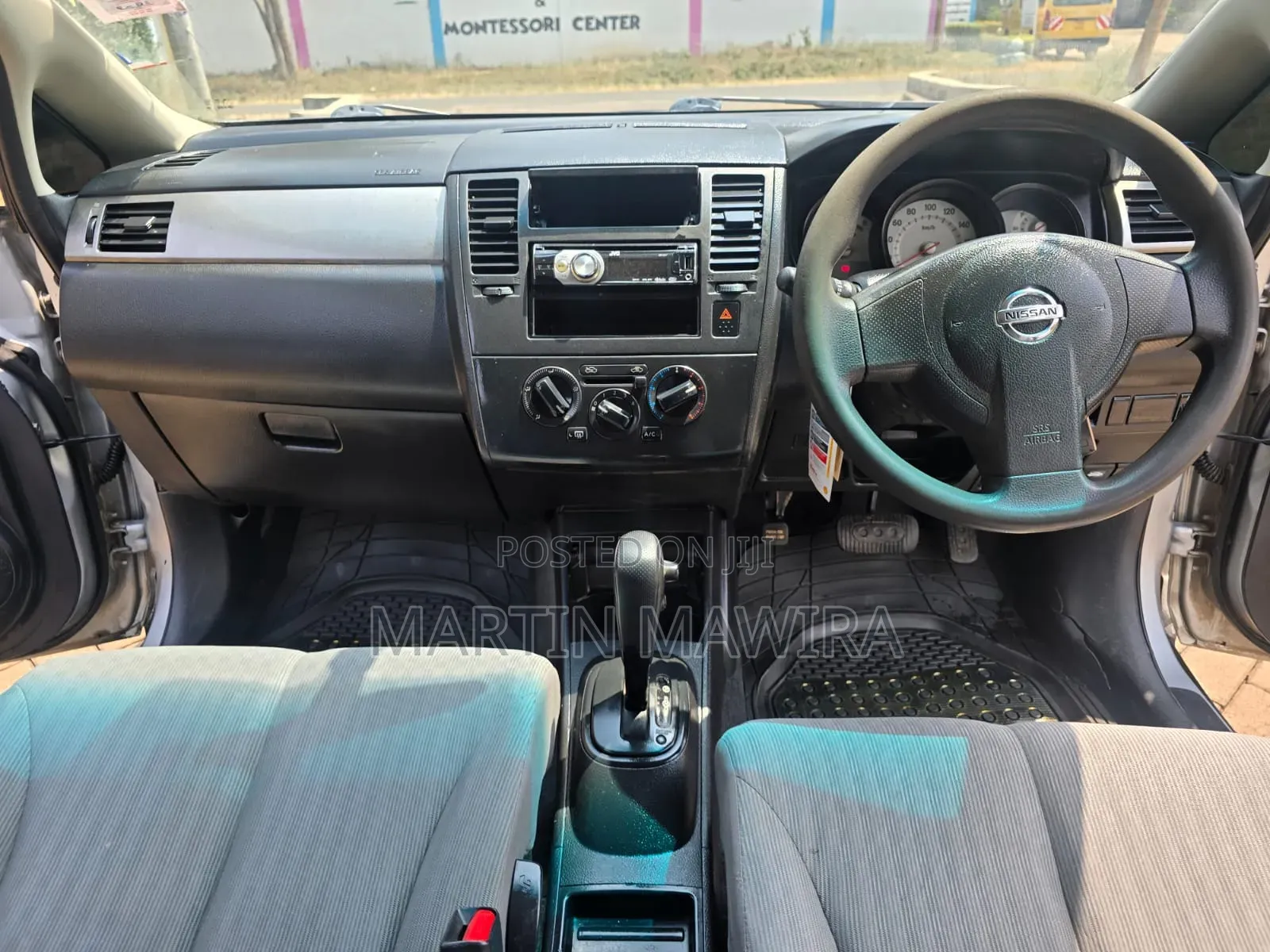 Nissan Tiida 2010 Silver