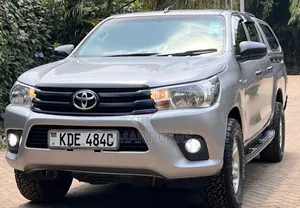 Toyota Hilux 2021 Gray