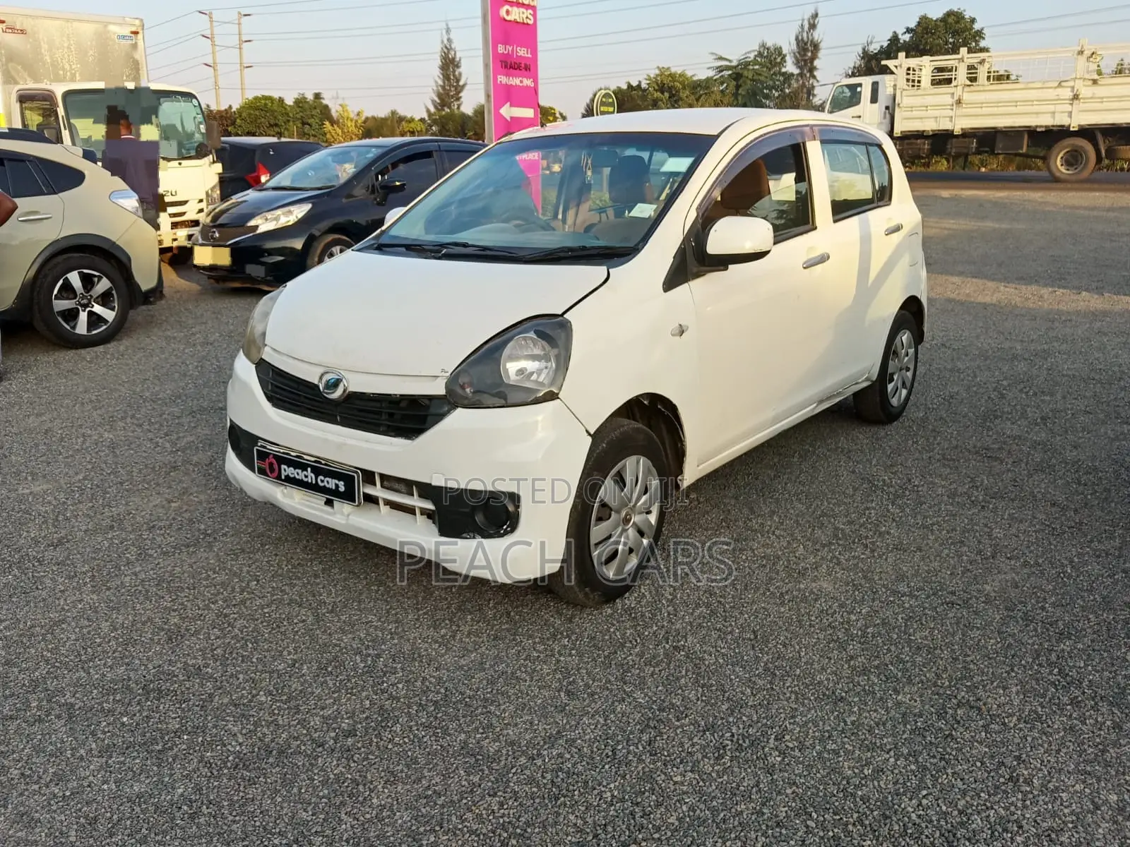 Daihatsu Mira 2014 White