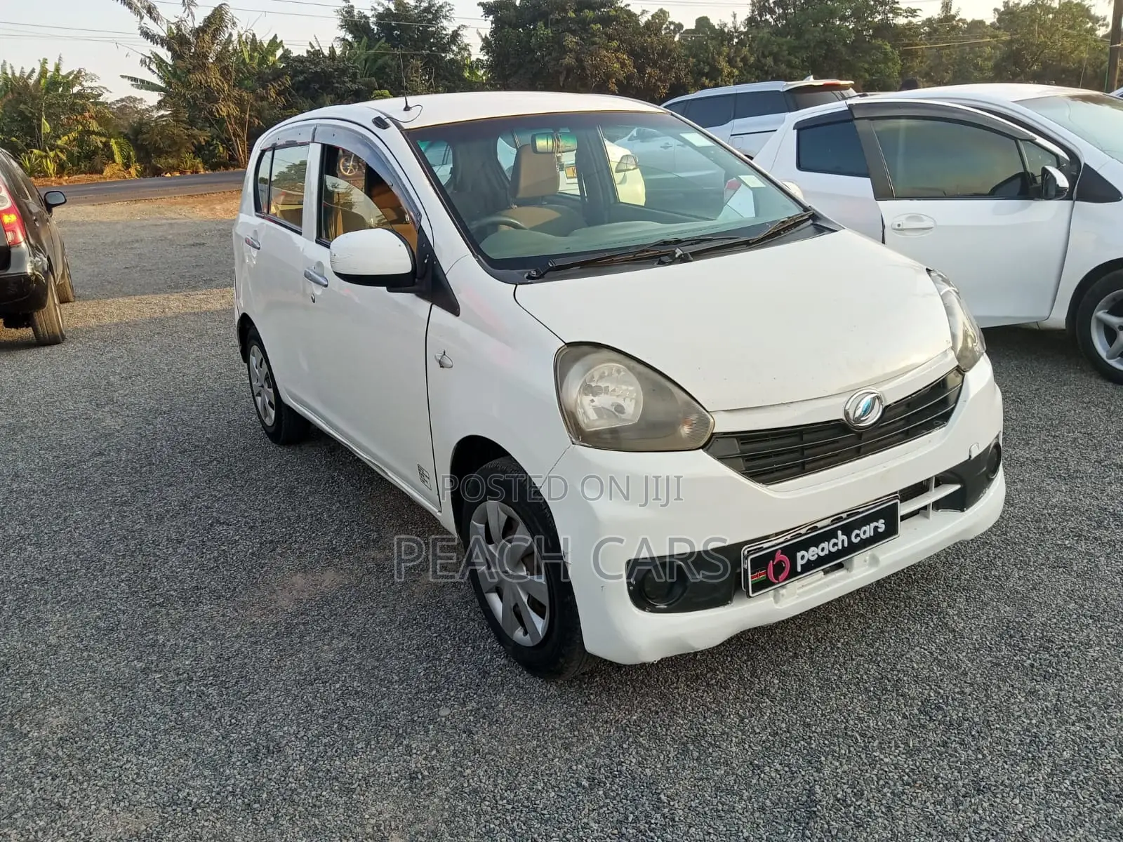 Daihatsu Mira 2014 White