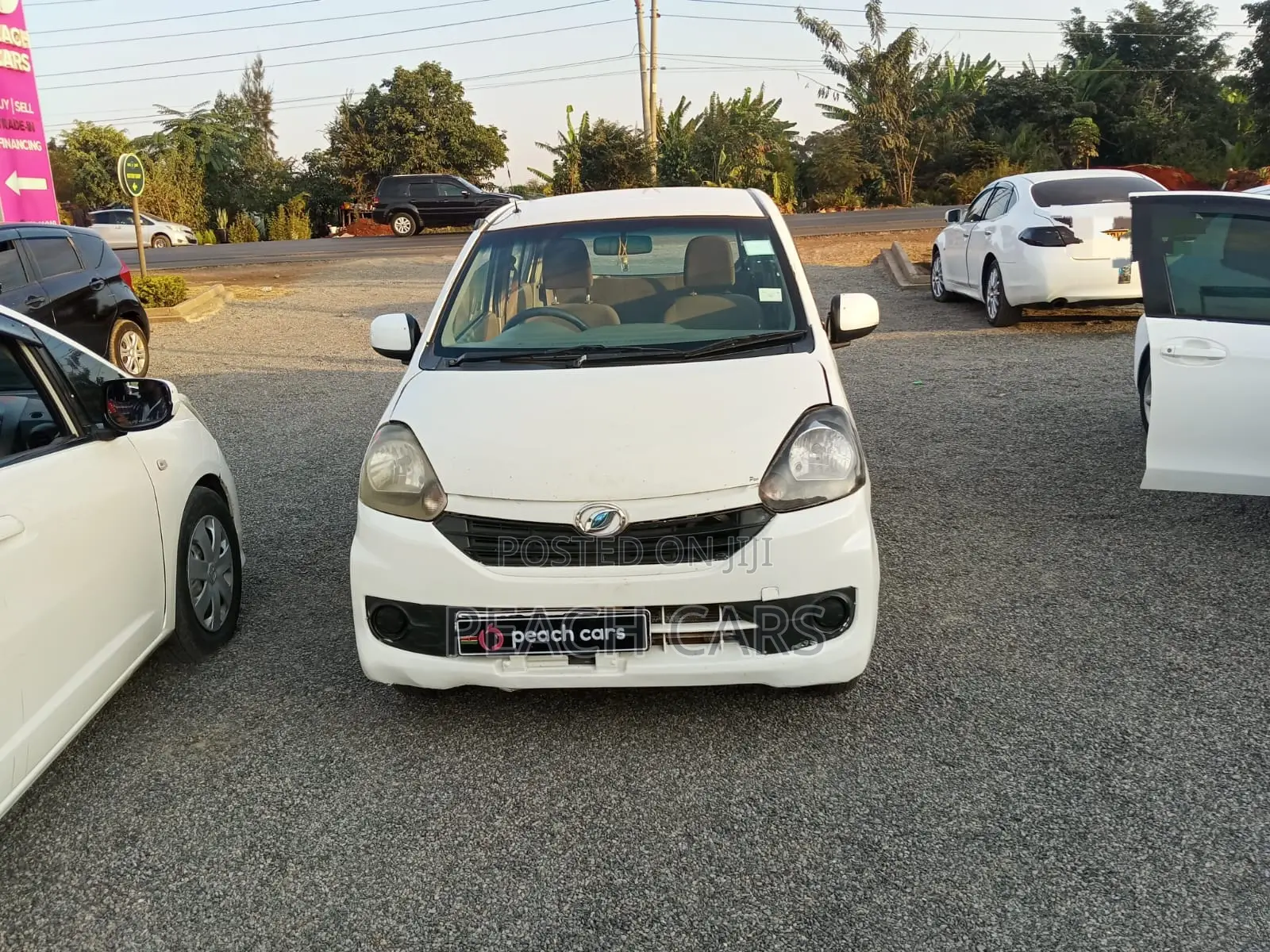 Daihatsu Mira 2014 White
