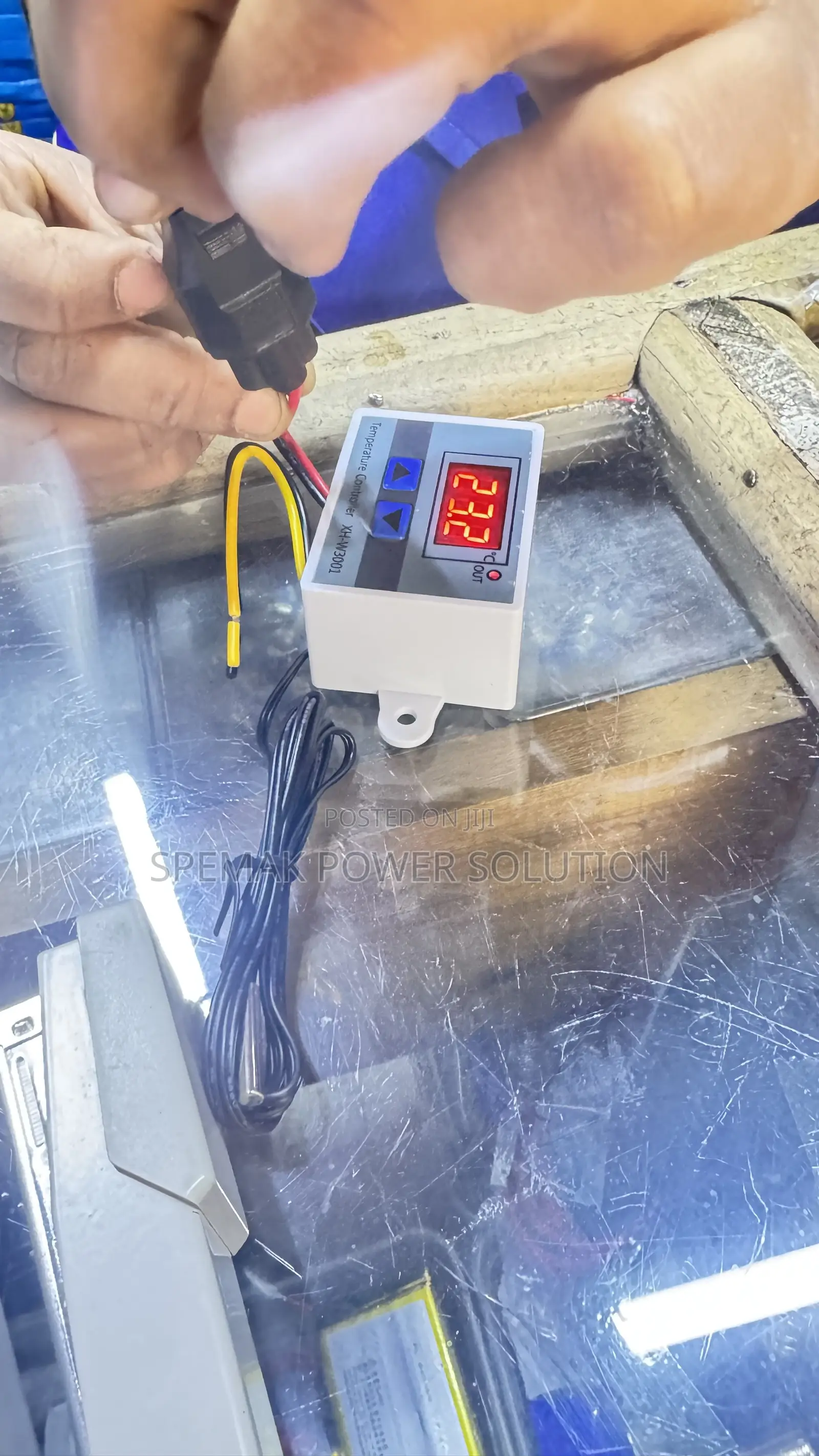 Digital Temperature Controller ( Thermostat Control)XH-W3001