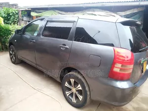 Toyota Wish 2005 Gray