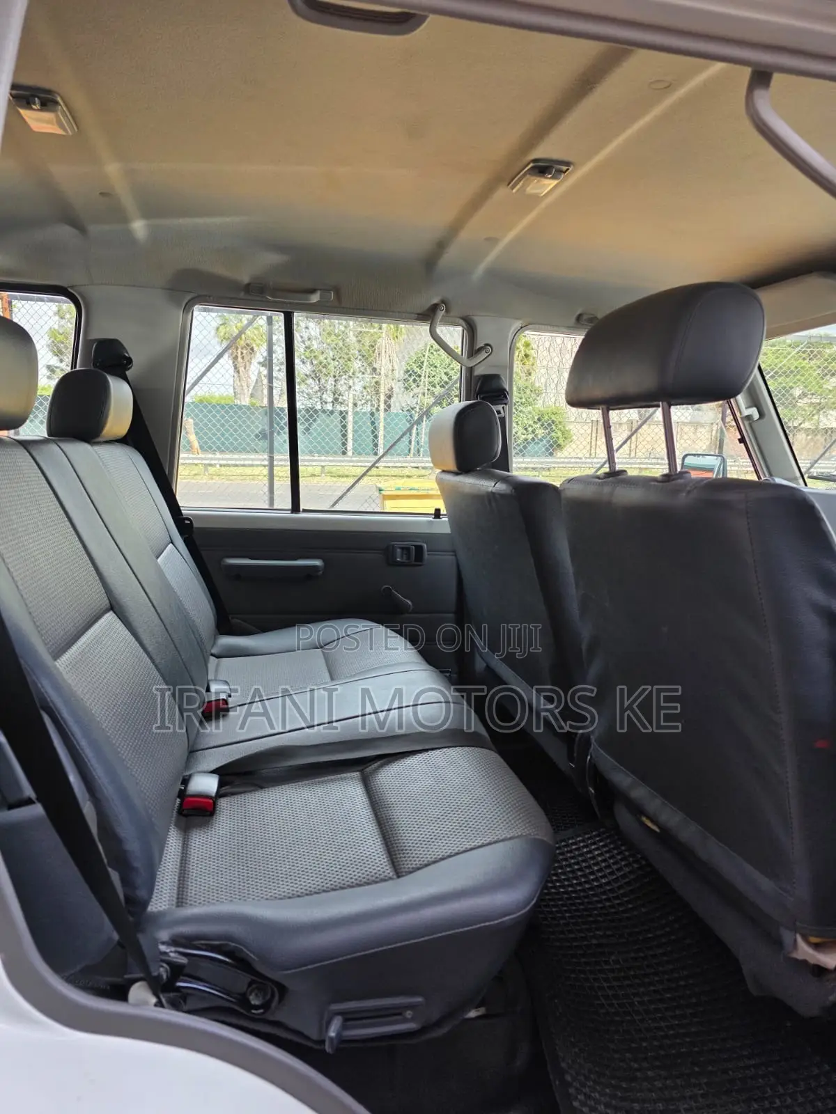 Toyota Land Cruiser 4.0 V6 GXR 2016 White