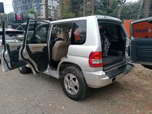 Mitsubishi Pajero 2004 Silver