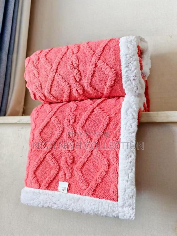 Heavy Sherpa Fleece/Throw Blanket - thumbnail 3