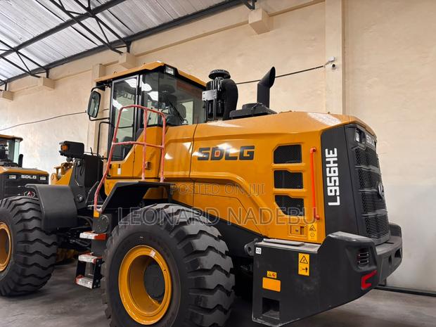 Wheel Loader - thumbnail 2