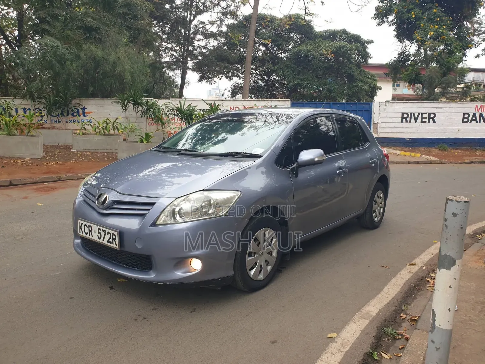 Toyota Auris 2011 Gray