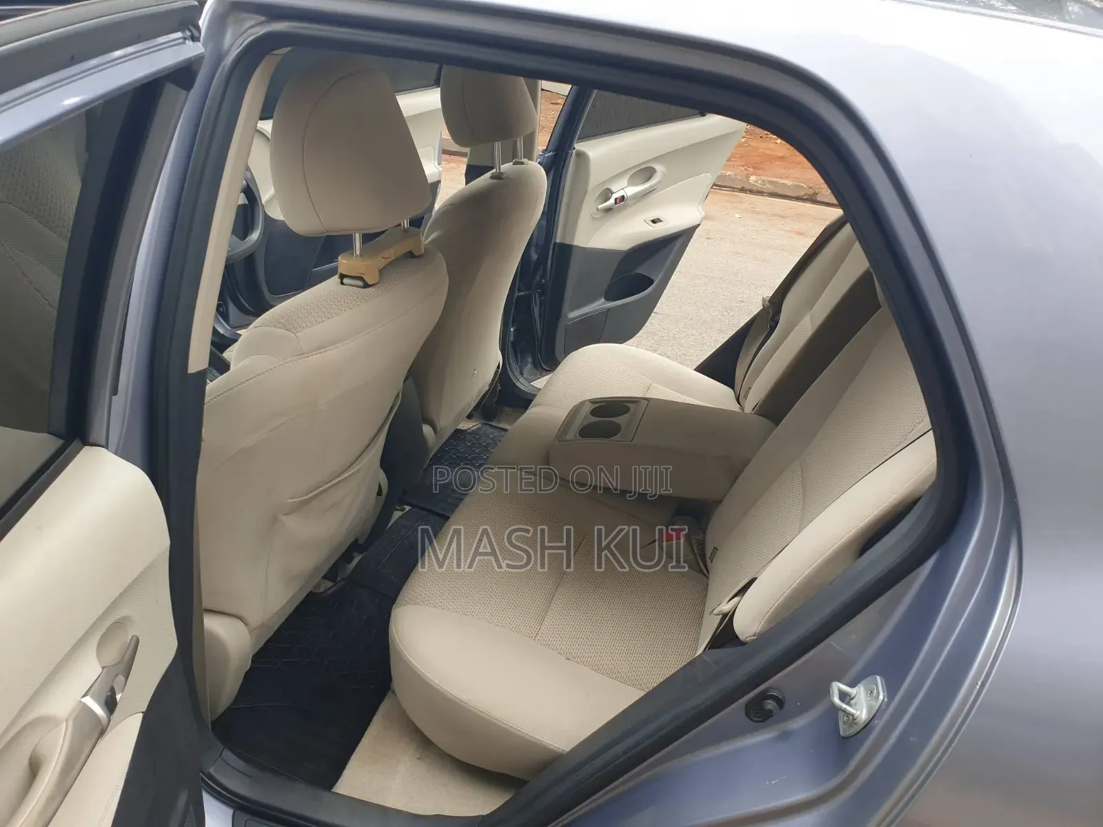 Toyota Auris 2011 Gray