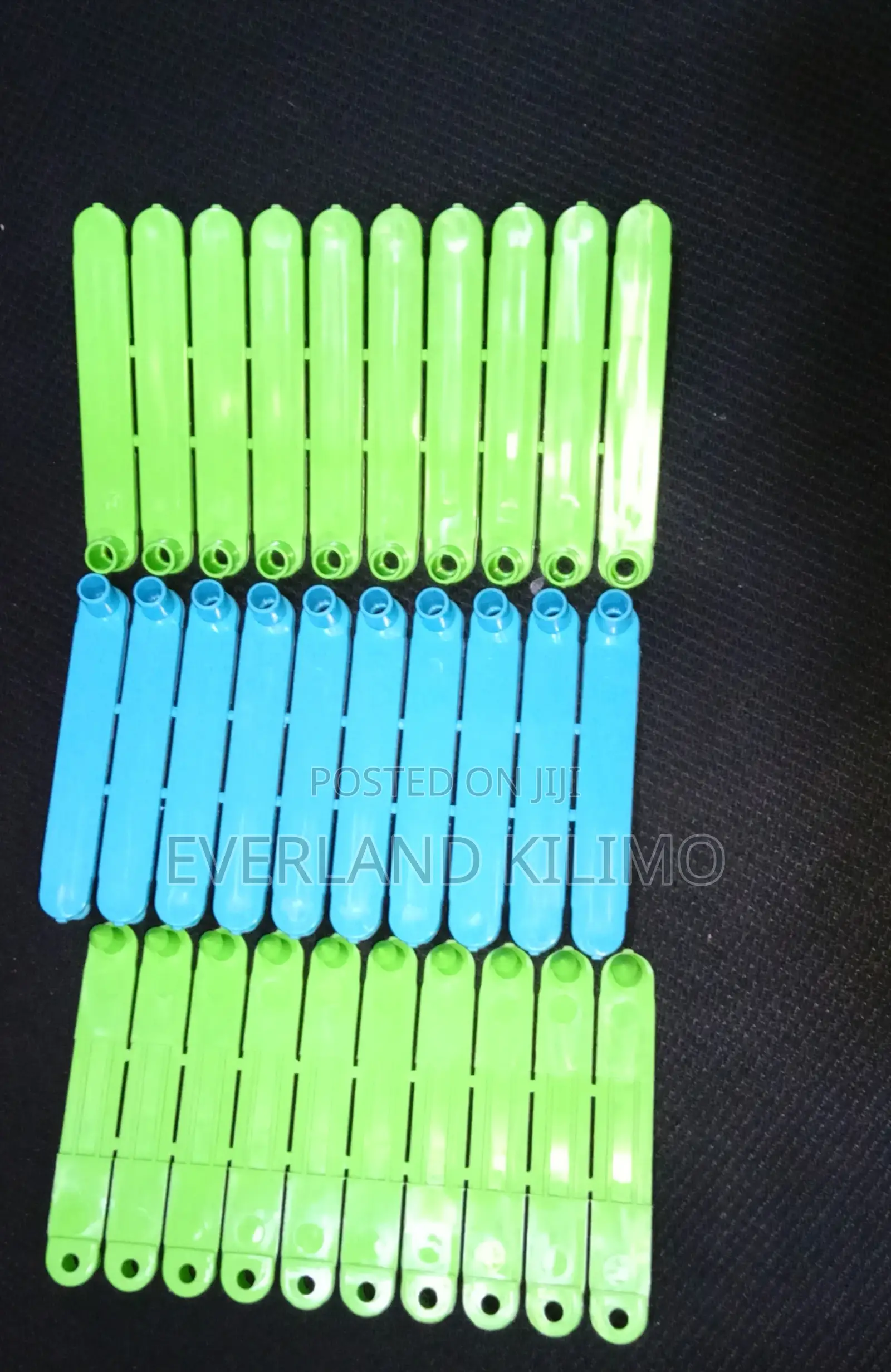 C Ear Tags Suitable for Pigs