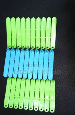 C Ear Tags Suitable for Pigs