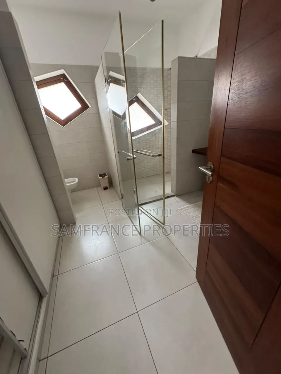 Tudor Furnished 3-Bedroom Long Term