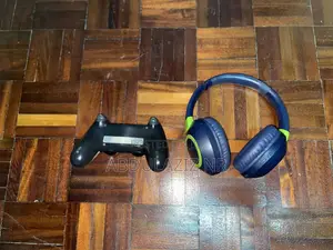 Ps4 Controller Plus Oraimo Headphones