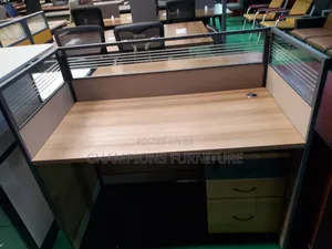 Modern One Way Modular Workstation