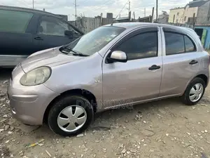 Nissan March 1.2 FWD 2013 Silver