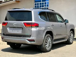 Toyota Land Cruiser 2019 Gold