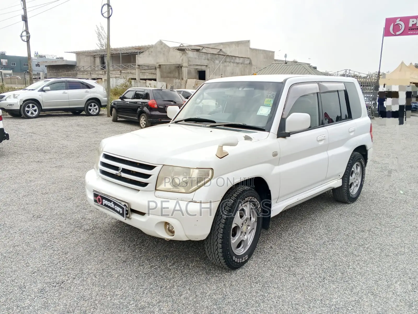 Mitsubishi Pajero 2002 White